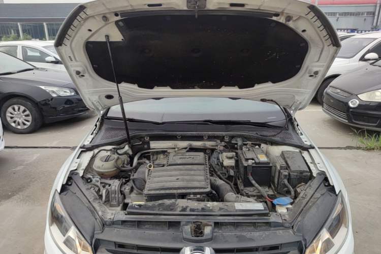 Used Volkswagen Golf 2017 1.6L Automatic Comfort Million-Vehicle Anniversary Edition Engine Bay