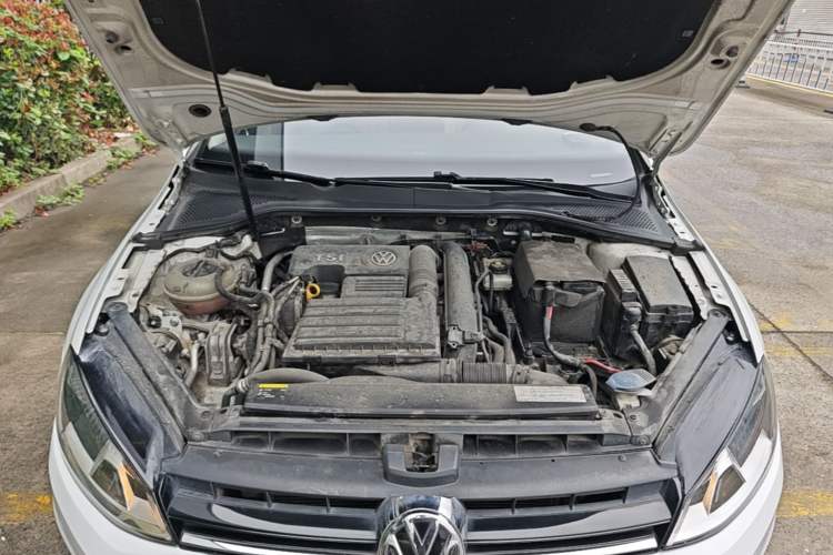 Used Volkswagen Golf 2017 230TSI Automatic Luxury Million-Vehicle Commemorative Edition Engine Bay