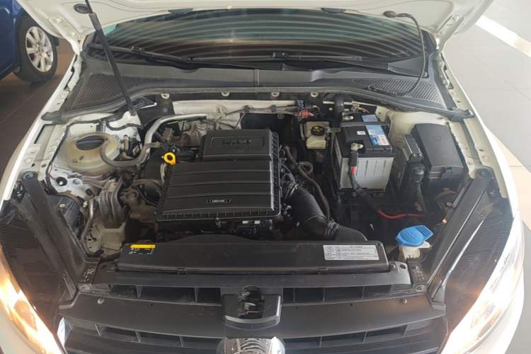 Used Volkswagen Golf 2017 1.6L Automatic Comfort Million-Vehicle Anniversary Edition Engine Bay