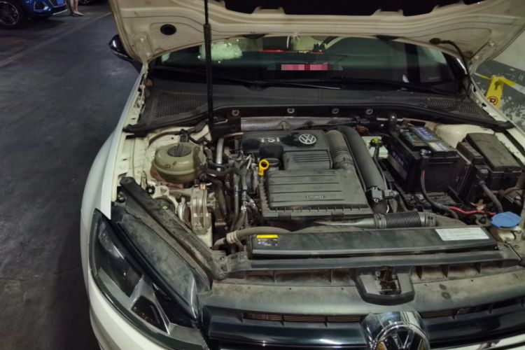 Used Volkswagen Golf 2017 230TSI Automatic Comfort Edition – Celebrating Milestone of One Million Units Engine Bay Right