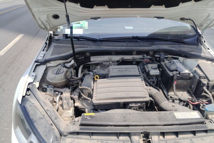Used Volkswagen Golf 2017 1.6L Automatic Comfort Million-Vehicle Anniversary Edition Engine Bay Right