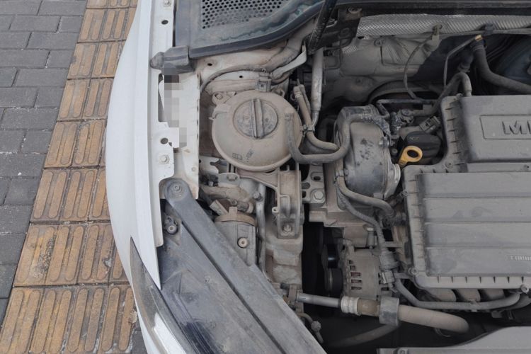 Used Volkswagen Golf 2017 1.6L Automatic Comfort Million-Vehicle Anniversary Edition Engine Bay Right