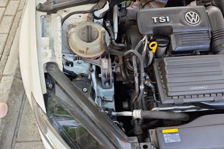 Used Volkswagen Golf 2017 230TSI Automatic Comfort Edition – Celebrating Milestone of One Million Units Engine Bay Right