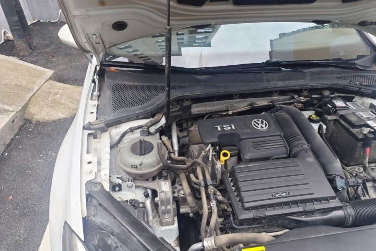 Used Volkswagen Golf 2017 280TSI Automatic R-Line Million-Vehicle Commemorative Edition Engine Bay Right