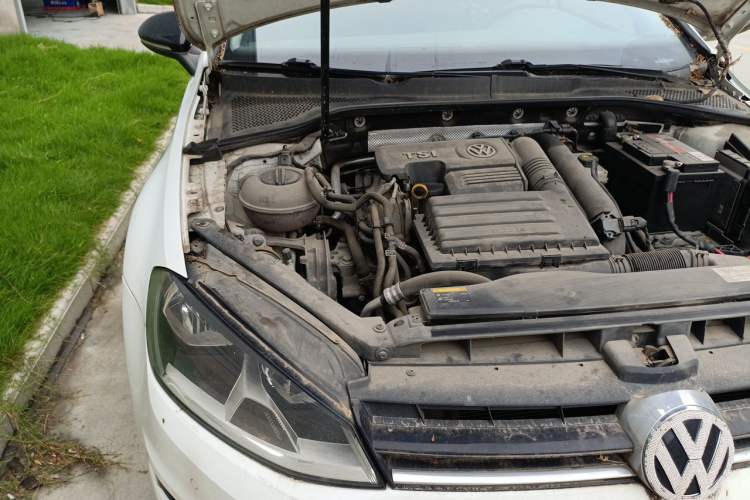 Used Volkswagen Golf 2017 230TSI Automatic Comfort Edition – Celebrating Milestone of One Million Units Engine Bay Right