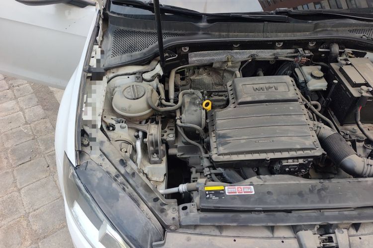 Used Volkswagen Golf 2017 1.6L Automatic Comfort Million-Vehicle Anniversary Edition Engine Bay Right