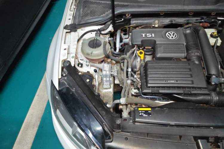 Used Volkswagen Golf 2017 230TSI Automatic Luxury Million-Vehicle Commemorative Edition Engine Bay Right