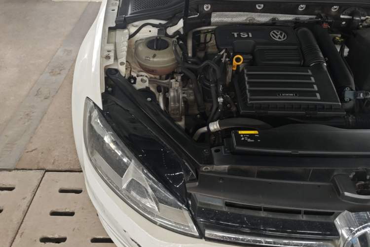 Used Volkswagen Golf 2017 230TSI Automatic Comfort Edition – Celebrating Milestone of One Million Units Engine Bay Right