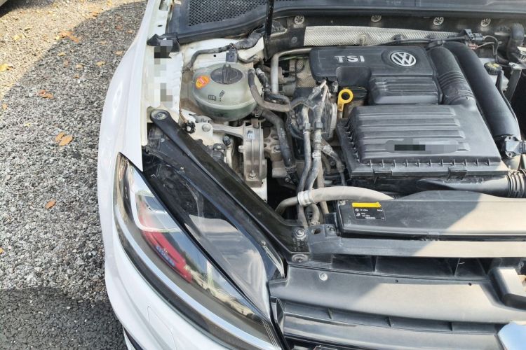 Used Volkswagen Golf 2017 280TSI Automatic R-Line Million-Vehicle Commemorative Edition Engine Bay Right