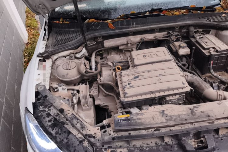 Used Volkswagen Golf 2017 1.6L Automatic Comfort Million-Vehicle Anniversary Edition Engine Bay Right