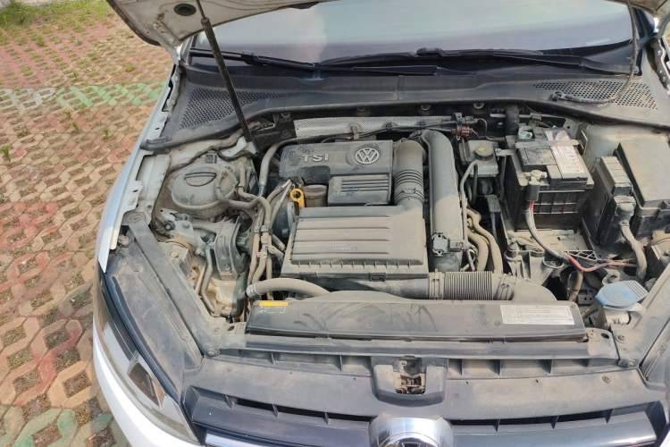 Used Volkswagen Golf 2017 230TSI Automatic Comfort Edition – Celebrating Milestone of One Million Units Engine Bay Right