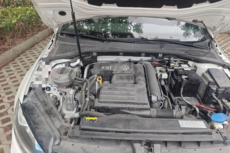 Used Volkswagen Golf 2017 280TSI Automatic R-Line Million-Vehicle Commemorative Edition Engine Bay Right