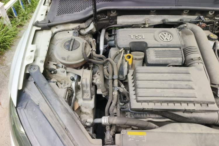 Used Volkswagen Golf 2017 280TSI Automatic R-Line Million-Vehicle Commemorative Edition Engine Bay Right