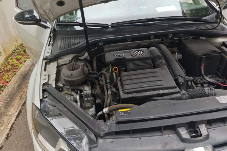 Used Volkswagen Golf 2017 230TSI Automatic Luxury Million-Vehicle Commemorative Edition Engine Bay Right