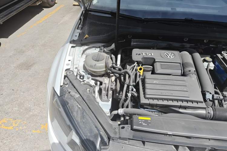 Used Volkswagen Golf 2017 230TSI Automatic Luxury Million-Vehicle Commemorative Edition Engine Bay Right