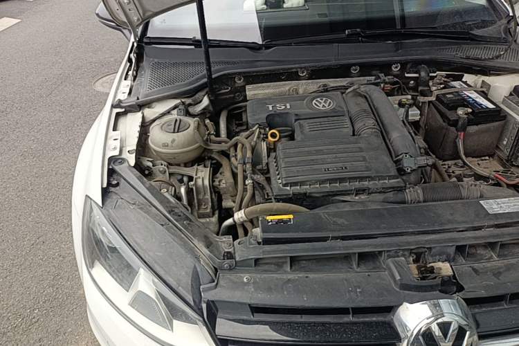 Used Volkswagen Golf 2017 230TSI Automatic Luxury Million-Vehicle Commemorative Edition Engine Bay Right