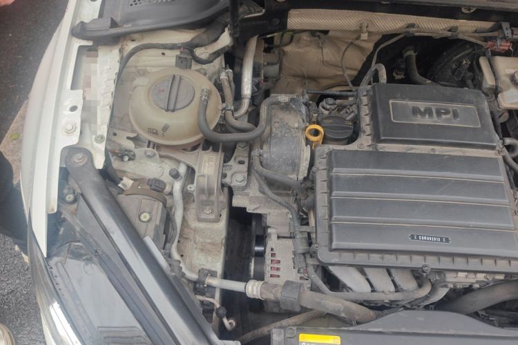 Used Volkswagen Golf 2017 1.6L Automatic Comfort Million-Vehicle Anniversary Edition Engine Bay Right
