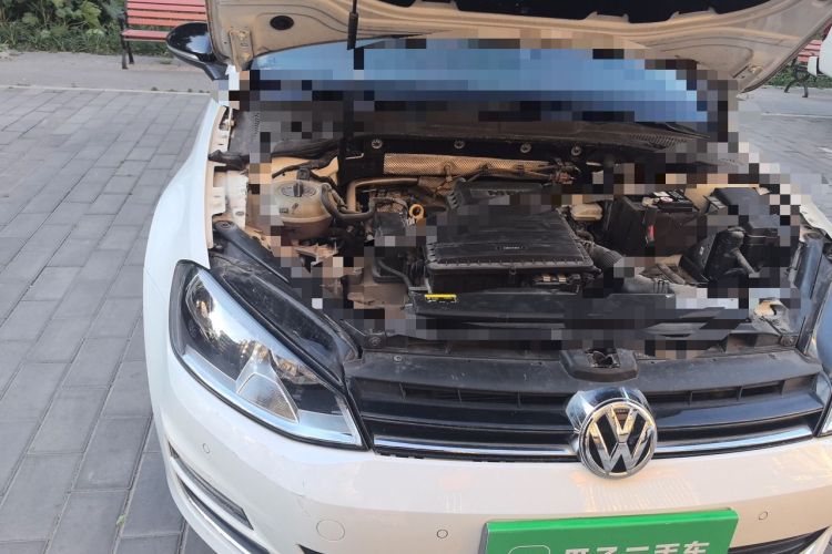 Used Volkswagen Golf 2017 1.6L Automatic Comfort Million-Vehicle Anniversary Edition Engine Bay Right