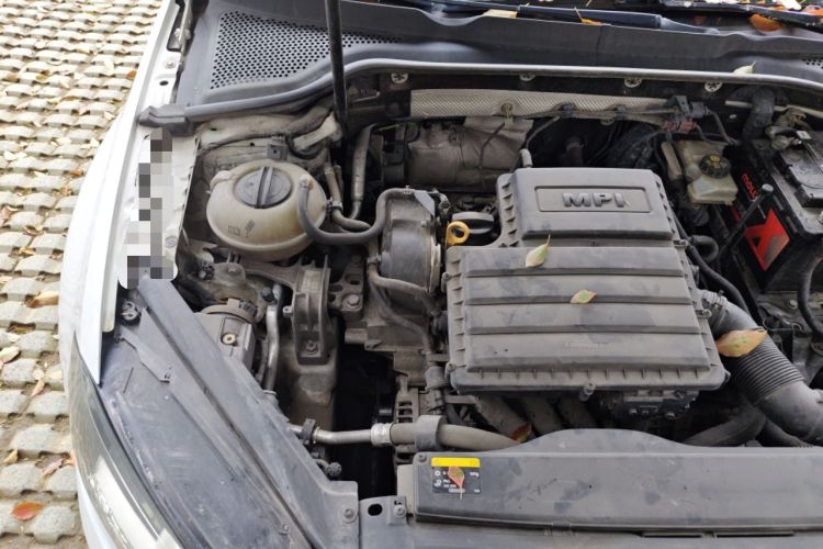Used Volkswagen Golf 2017 1.6L Automatic Comfort Million-Vehicle Anniversary Edition Engine Bay Right