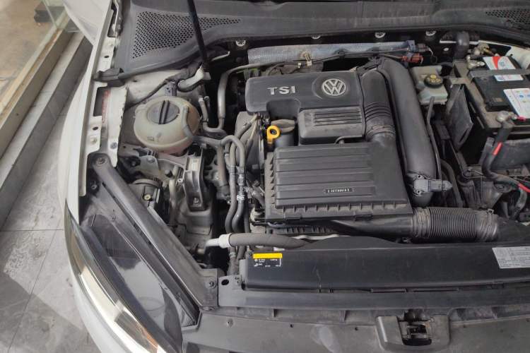 Used Volkswagen Golf 2017 230TSI Automatic Luxury Million-Vehicle Commemorative Edition Engine Bay Right