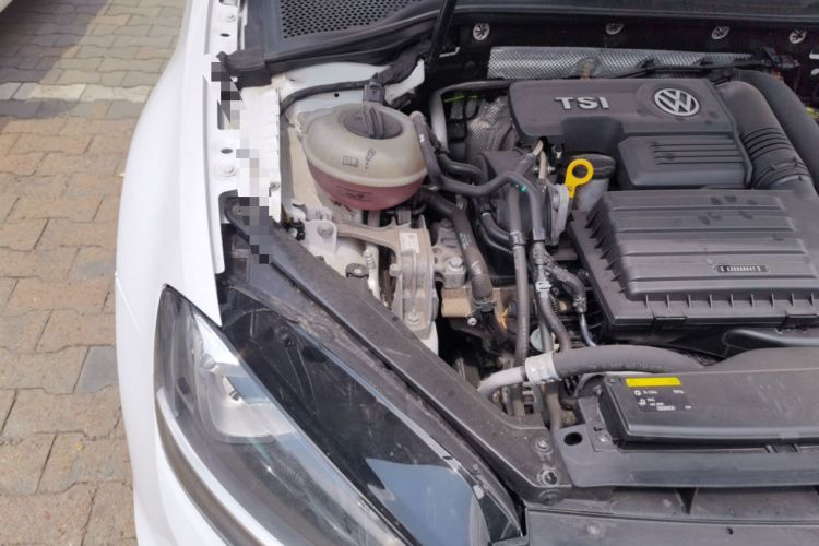 Used Volkswagen Golf 2017 280TSI Automatic R-Line Million-Vehicle Commemorative Edition Engine Bay Right