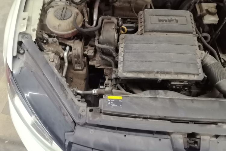 Used Volkswagen Golf 2017 1.6L Automatic Comfort Million-Vehicle Anniversary Edition Engine Bay Right