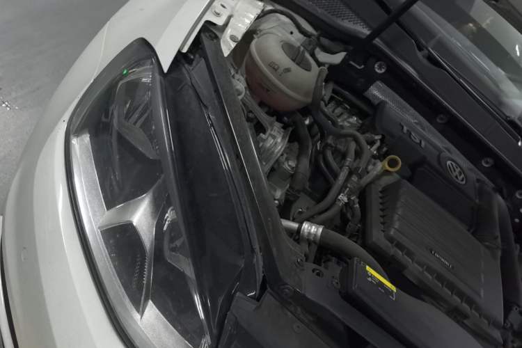 Used Volkswagen Golf 2017 230TSI Automatic Comfort Edition – Celebrating Milestone of One Million Units Engine Bay Right