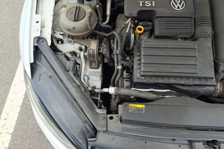 Used Volkswagen Golf 2017 280TSI Automatic R-Line Million-Vehicle Commemorative Edition Engine Bay Right
