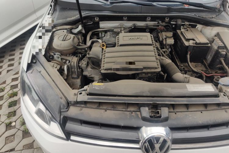 Used Volkswagen Golf 2017 1.6L Automatic Comfort Million-Vehicle Anniversary Edition Engine Bay Right