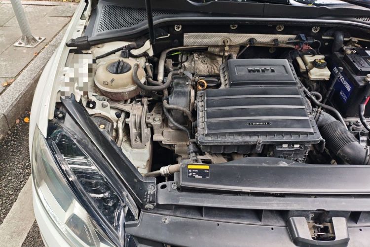 Used Volkswagen Golf 2017 1.6L Automatic Comfort Million-Vehicle Anniversary Edition Engine Bay Right