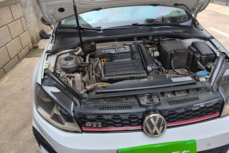 Used Volkswagen Golf 2017 230TSI Automatic Luxury Million-Vehicle Commemorative Edition Engine Bay Right