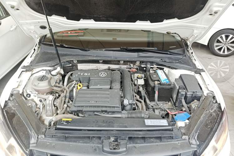 Used Volkswagen Golf 2017 230TSI Automatic Comfort Edition – Celebrating Milestone of One Million Units Engine Bay