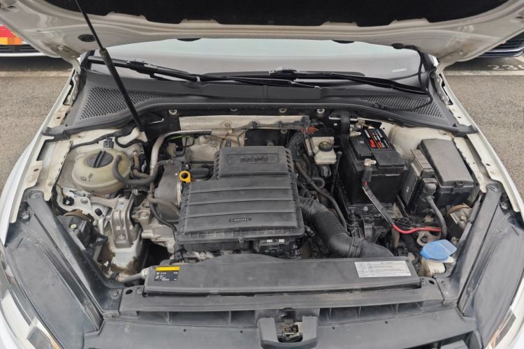 Used Volkswagen Golf 2017 1.6L Automatic Comfort Million-Vehicle Anniversary Edition Engine Bay