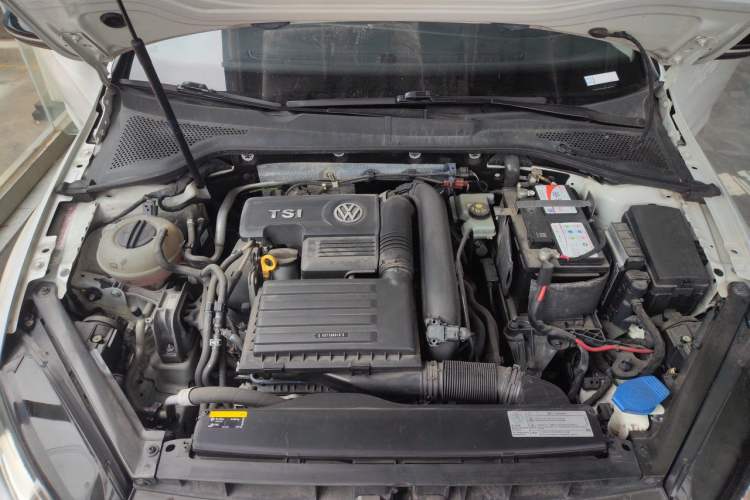 Used Volkswagen Golf 2017 230TSI Automatic Luxury Million-Vehicle Commemorative Edition Engine Bay