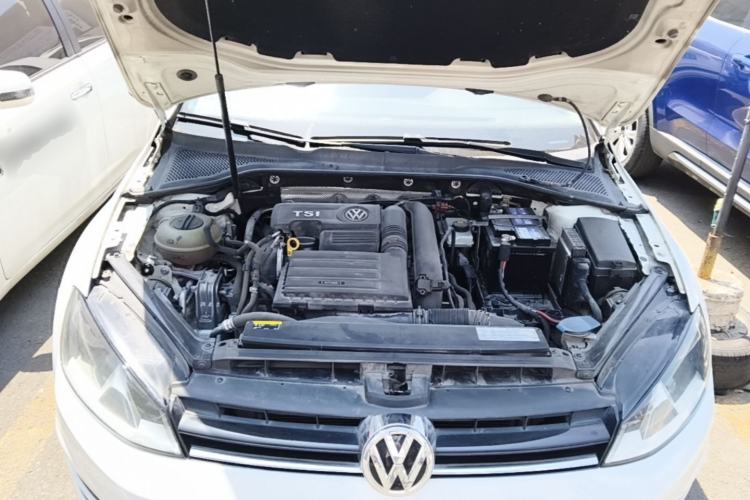 Used Volkswagen Golf 2017 230TSI Automatic Comfort Edition – Celebrating Milestone of One Million Units Engine Bay