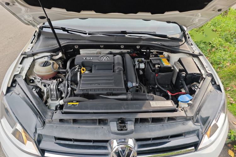Used Volkswagen Golf 2017 230TSI Automatic Luxury Million-Vehicle Commemorative Edition Engine Bay