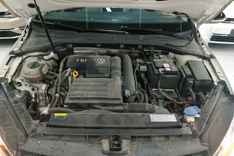 Used Volkswagen Golf 2017 230TSI Automatic Luxury Million-Vehicle Commemorative Edition Engine Bay