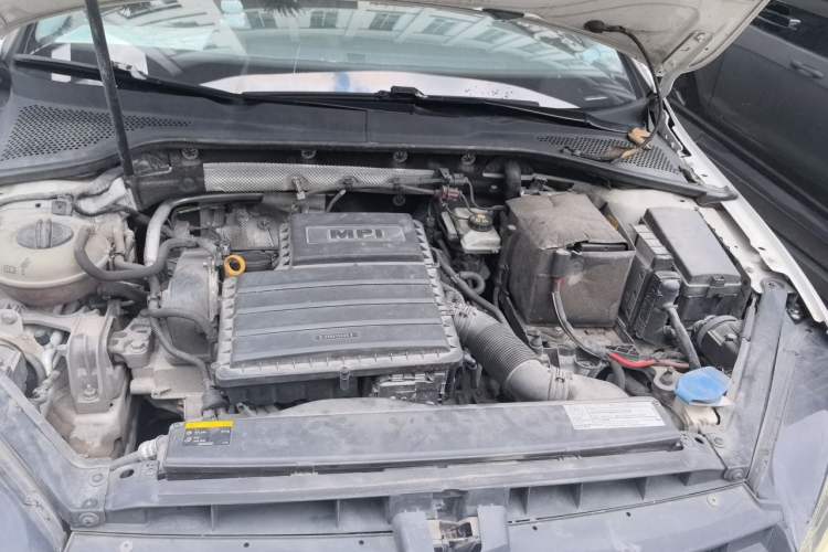 Used Volkswagen Golf 2017 1.6L Automatic Comfort Million-Vehicle Anniversary Edition Engine Bay