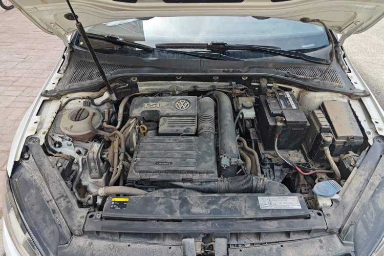 Used Volkswagen Golf 2017 230TSI Automatic Comfort Edition – Celebrating Milestone of One Million Units Engine Bay