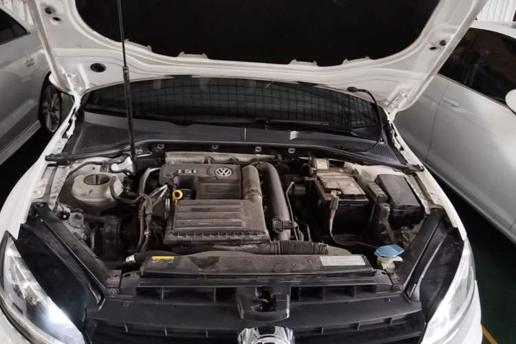 Used Volkswagen Golf 2017 280TSI Automatic R-Line Million-Vehicle Commemorative Edition Engine Bay