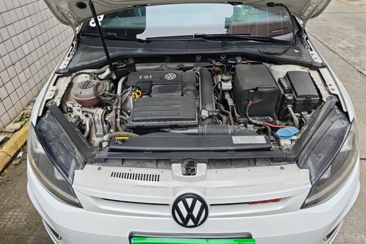 Used Volkswagen Golf 2017 280TSI Automatic R-Line Million-Vehicle Commemorative Edition Engine Bay
