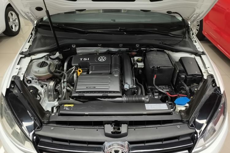 Used Volkswagen Golf 2017 230TSI Automatic Luxury Million-Vehicle Commemorative Edition Engine Bay