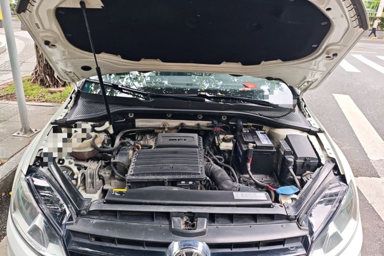 Used Volkswagen Golf 2017 1.6L Automatic Comfort Million-Vehicle Anniversary Edition Engine Bay