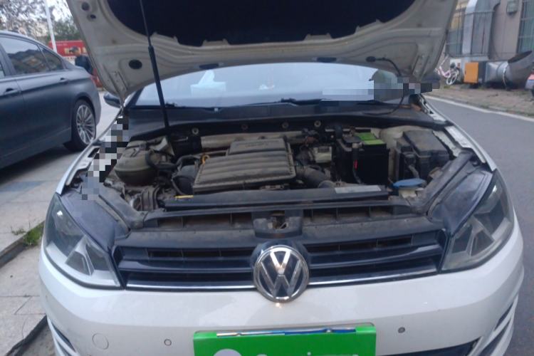 Used Volkswagen Golf 2017 1.6L Automatic Comfort Million-Vehicle Anniversary Edition Engine Bay