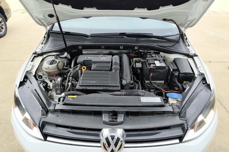 Used Volkswagen Golf 2017 230TSI Automatic Luxury Million-Vehicle Commemorative Edition Engine Bay