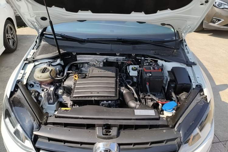Used Volkswagen Golf 2017 1.6L Automatic Comfort Million-Vehicle Anniversary Edition Engine Bay