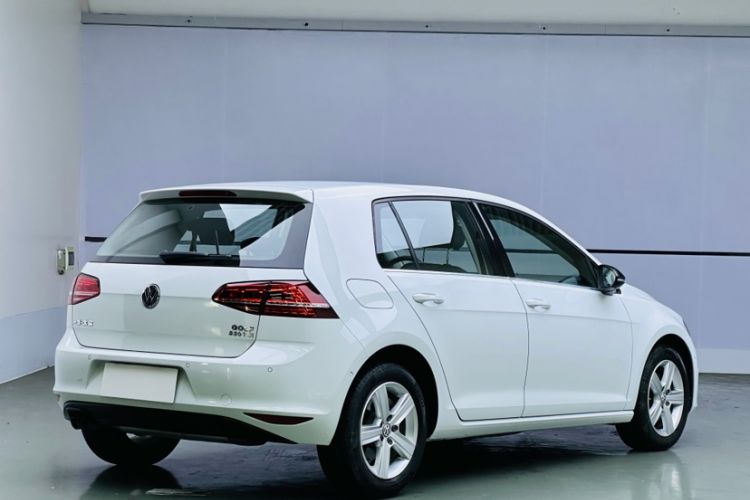 Used Volkswagen Golf 2017 230TSI Automatic Luxury Million-Vehicle Commemorative Edition Exterior 1