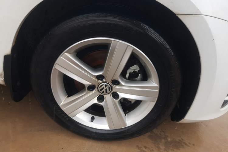 Used Volkswagen Golf 2017 1.6L Automatic Comfort Million-Vehicle Anniversary Edition Exterior 1