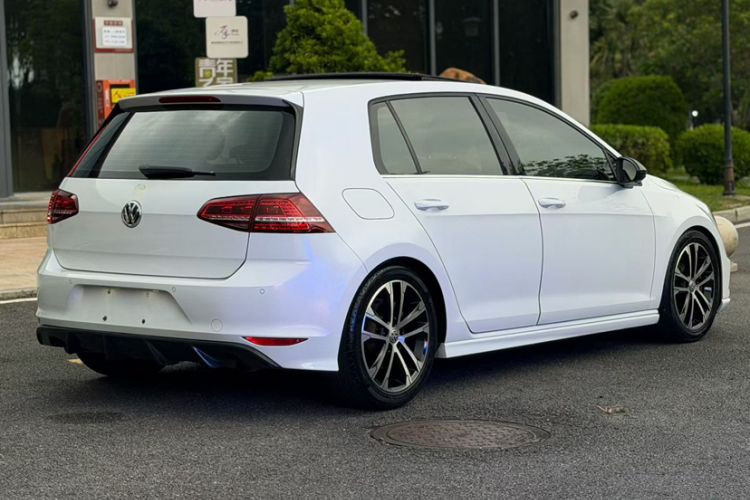 Used Volkswagen Golf 2017 280TSI Automatic R-Line Million-Vehicle Commemorative Edition Exterior 1