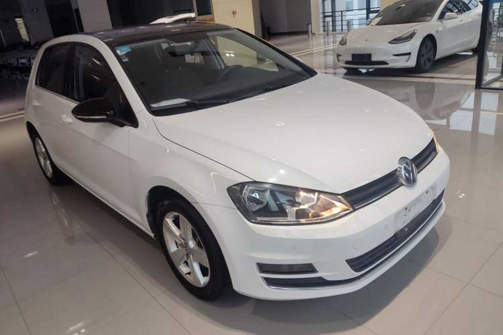 Used Volkswagen Golf 2017 1.6L Automatic Comfort Million-Vehicle Anniversary Edition Exterior 1